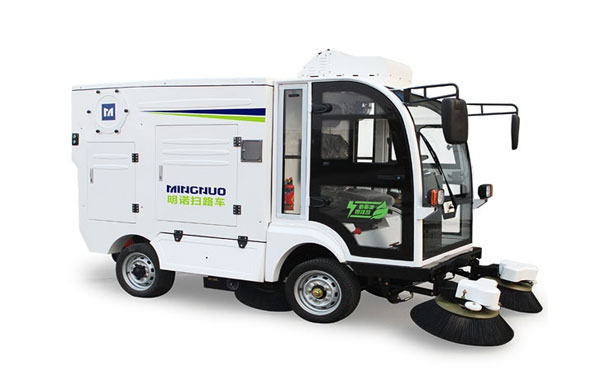 博乐四轮扫路车MN-S1800配备240L标准垃圾桶